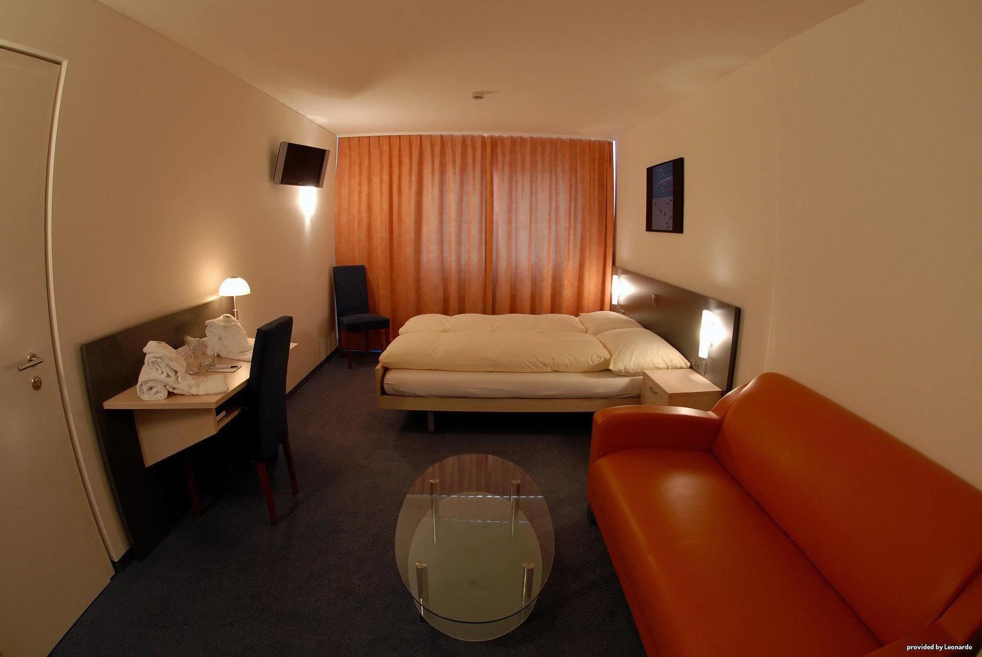 Airporthotel Granges Extérieur photo